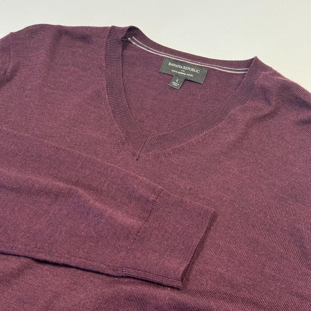 Banana Republic Sweater Mens Large Purple 100% Merino Wool‎ V Neck Pullover